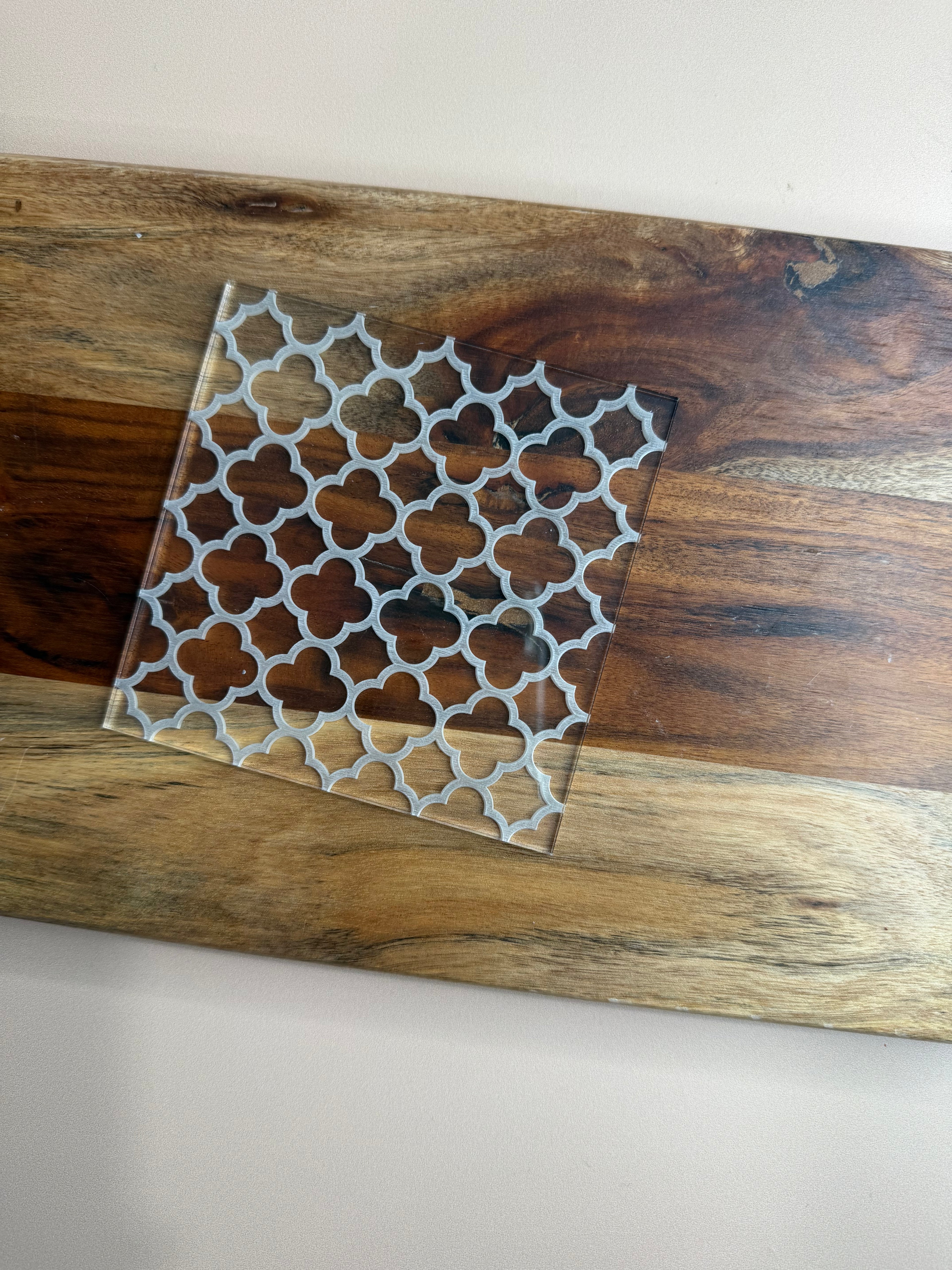 Quatrefoil Tile Texture Pattern